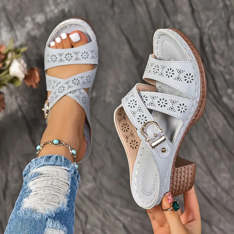 Solienne – Stilvolle Slip-On-Sandalen mit Cut-Out und Blockabsatz - Image 3