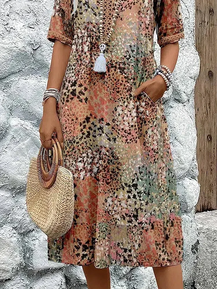 Sommerkleid mit V-Ausschnitt & Allover-Muster – Knielang & bequem - Image 2