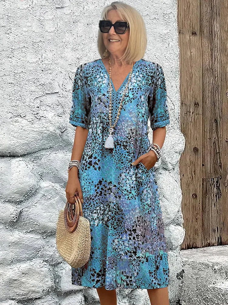 Sommerkleid mit V-Ausschnitt & Allover-Muster – Knielang & bequem - Image 4