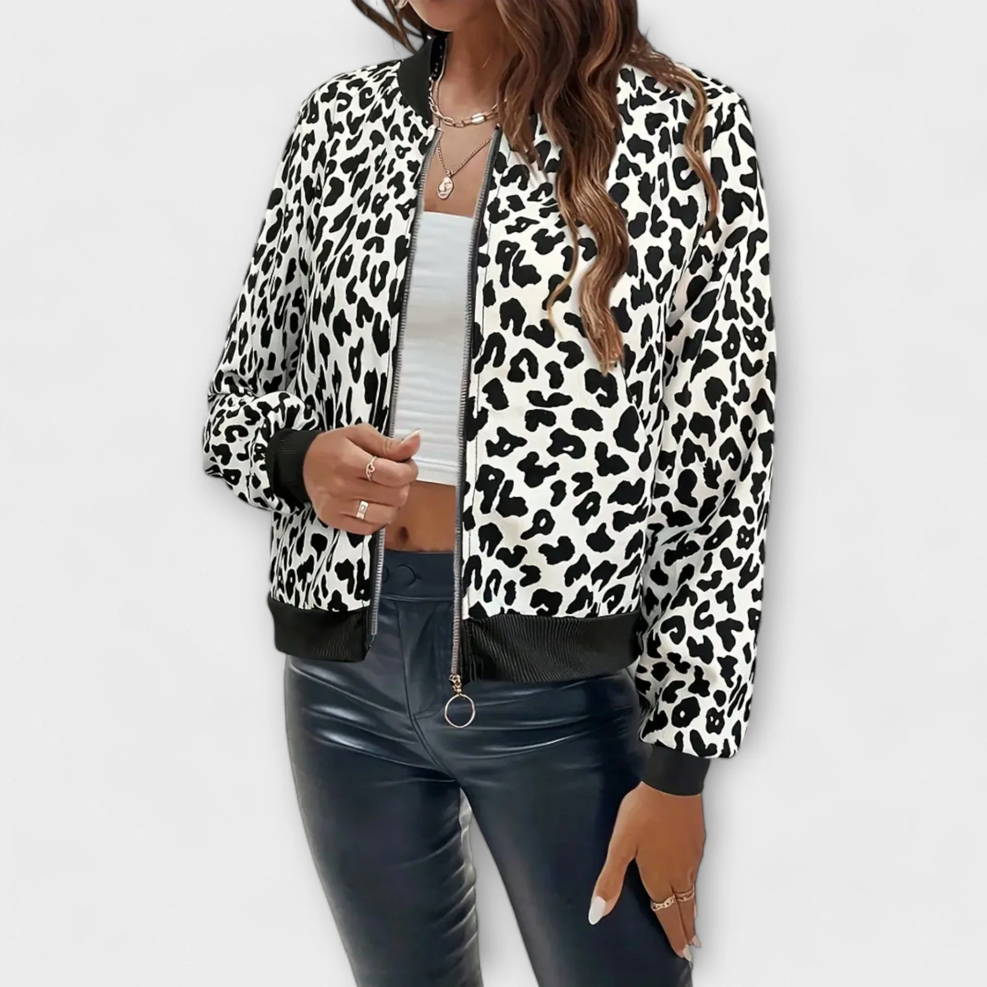 Sophie | Auffällige Damen Jacke im Leopardenstil - Image 5