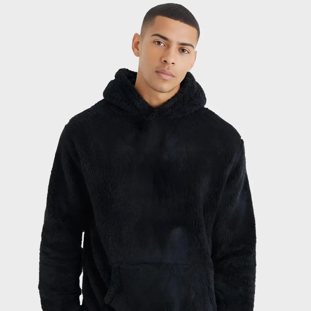 Sophie | Damen Hoodie weich & flauschig modern getragen