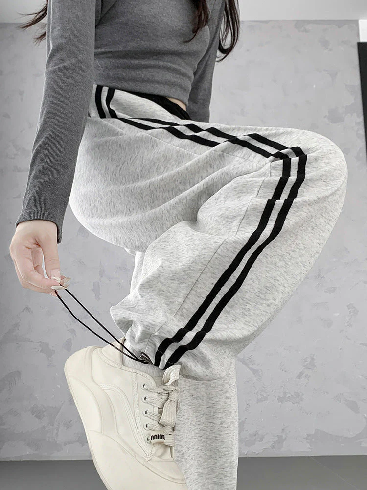 Tayra | Weit Geschnittene Jogginghose Mit Doppelseitigem Streifen