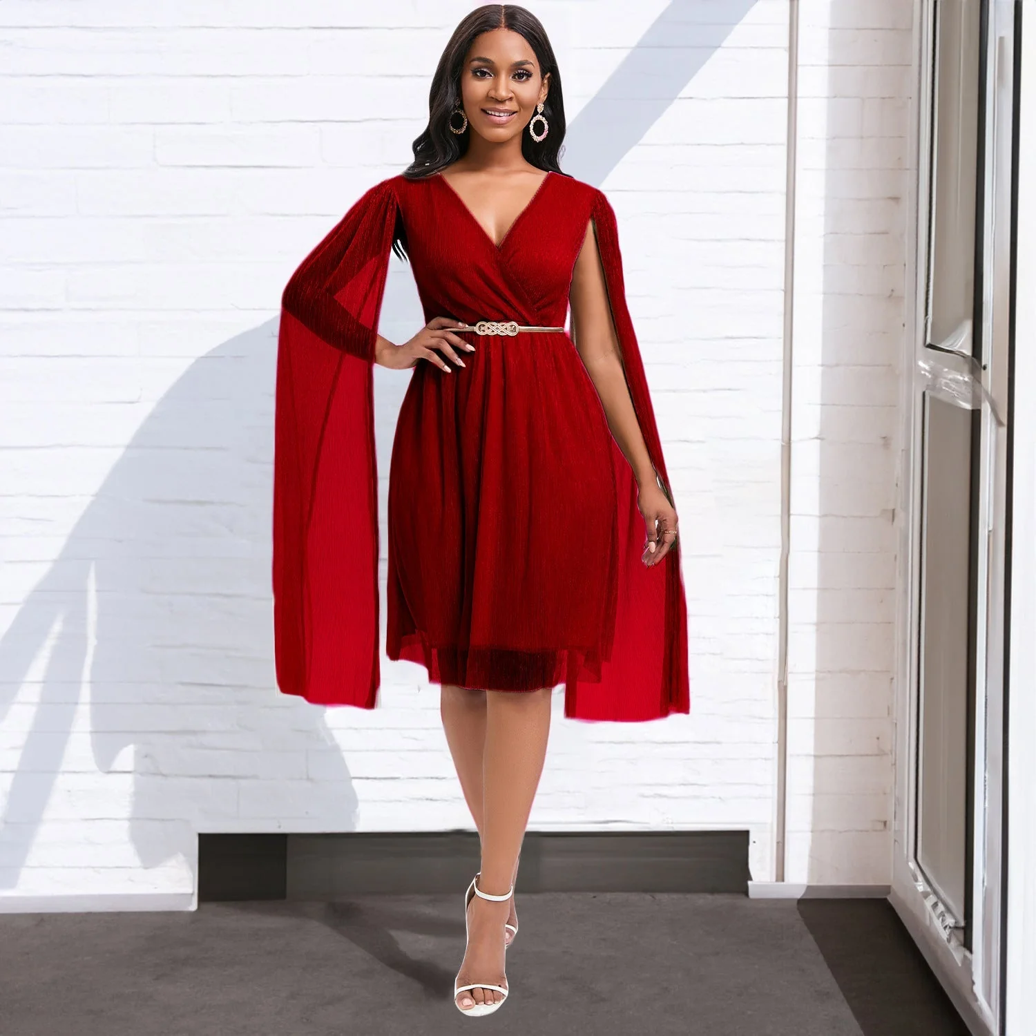 Urania- Damen Abendkleid mit elegantem Schößchen und Ärmeln