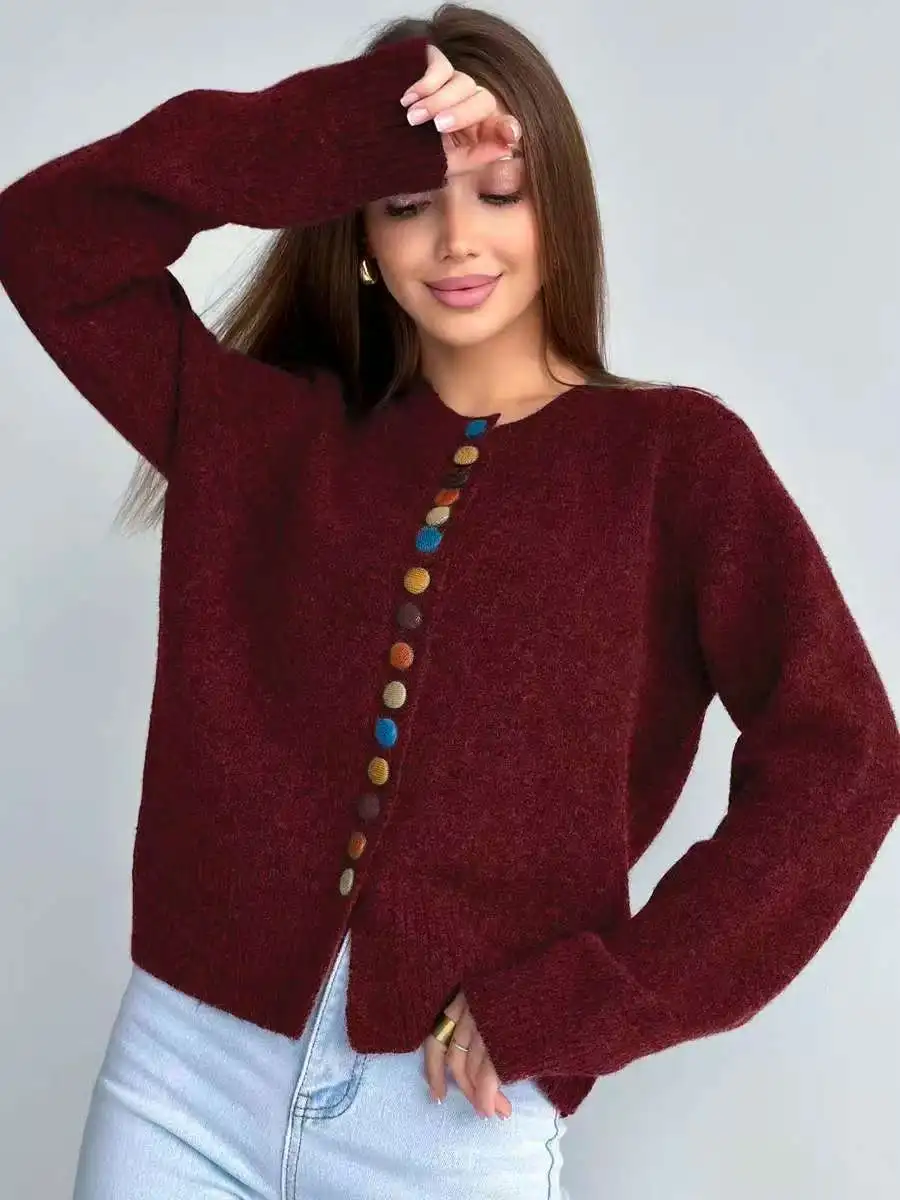 Victoria | Eleganter Damen Cardigan mit dekorativen Knöpfen - Image 4
