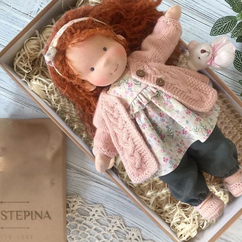 Waldora | Hochwertige, handgefertigte Waldorfpuppe für kreatives Lernen und Spielen - Image 2