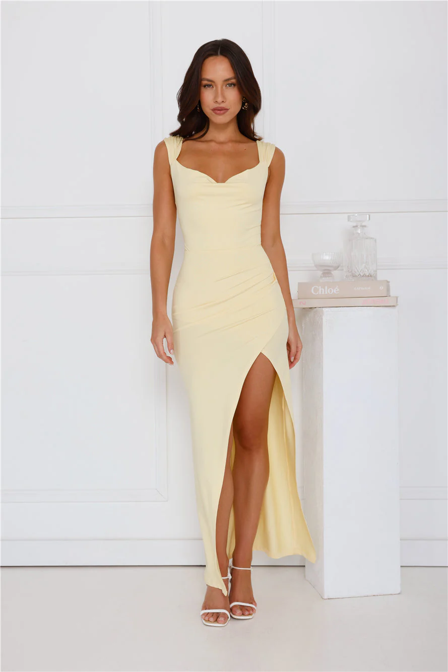 Yuna | Langes Neckholder-Kleid Geschlitzt