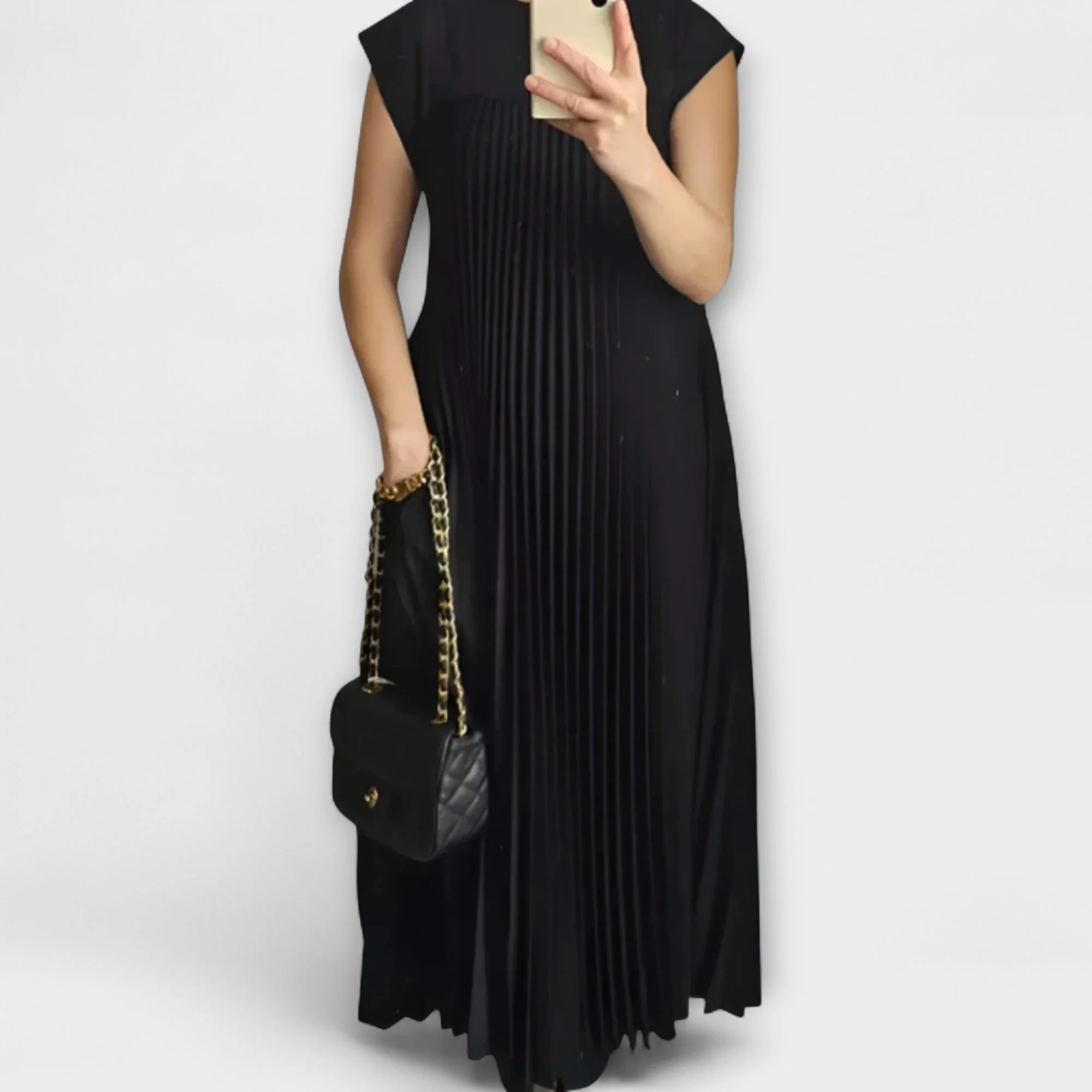 Zairelle – Elegantes Faltenkleid